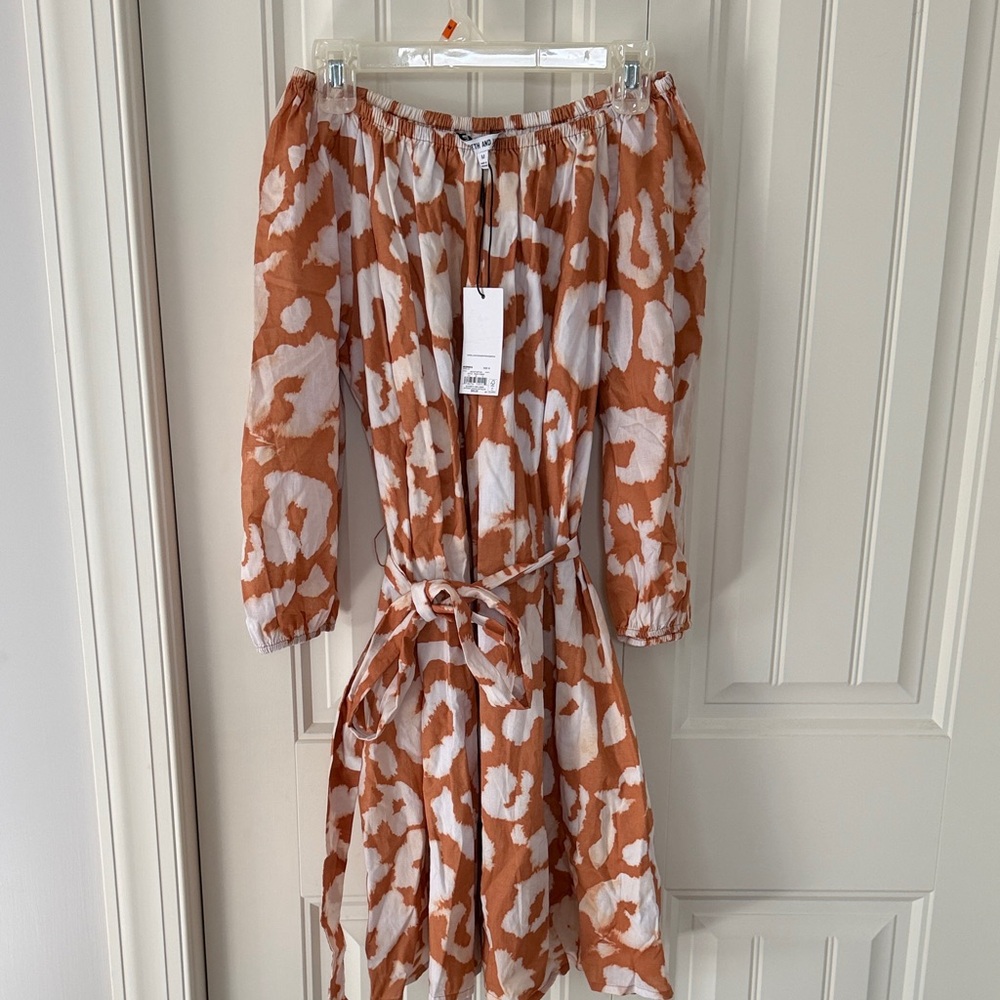 Elizabeth and James Orange and White Dress